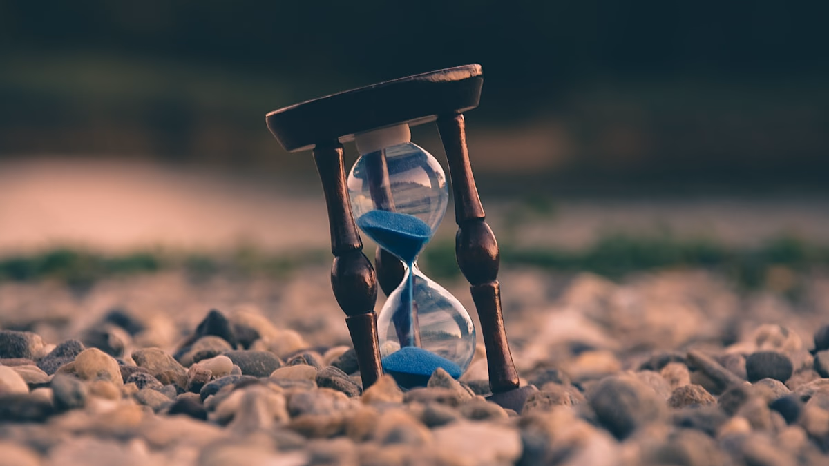 Ubuntu 24.04 terminal showing crontab -e with scheduled jobs, systemctl list-timers output showing next trigger times for systemd timer units, and journalctl output displaying timer execution logs with timestamps.