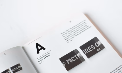 Android Auto interface on a car dashboard showing a connection error.