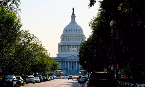 A glowing VPN connection lock over a map of the United States